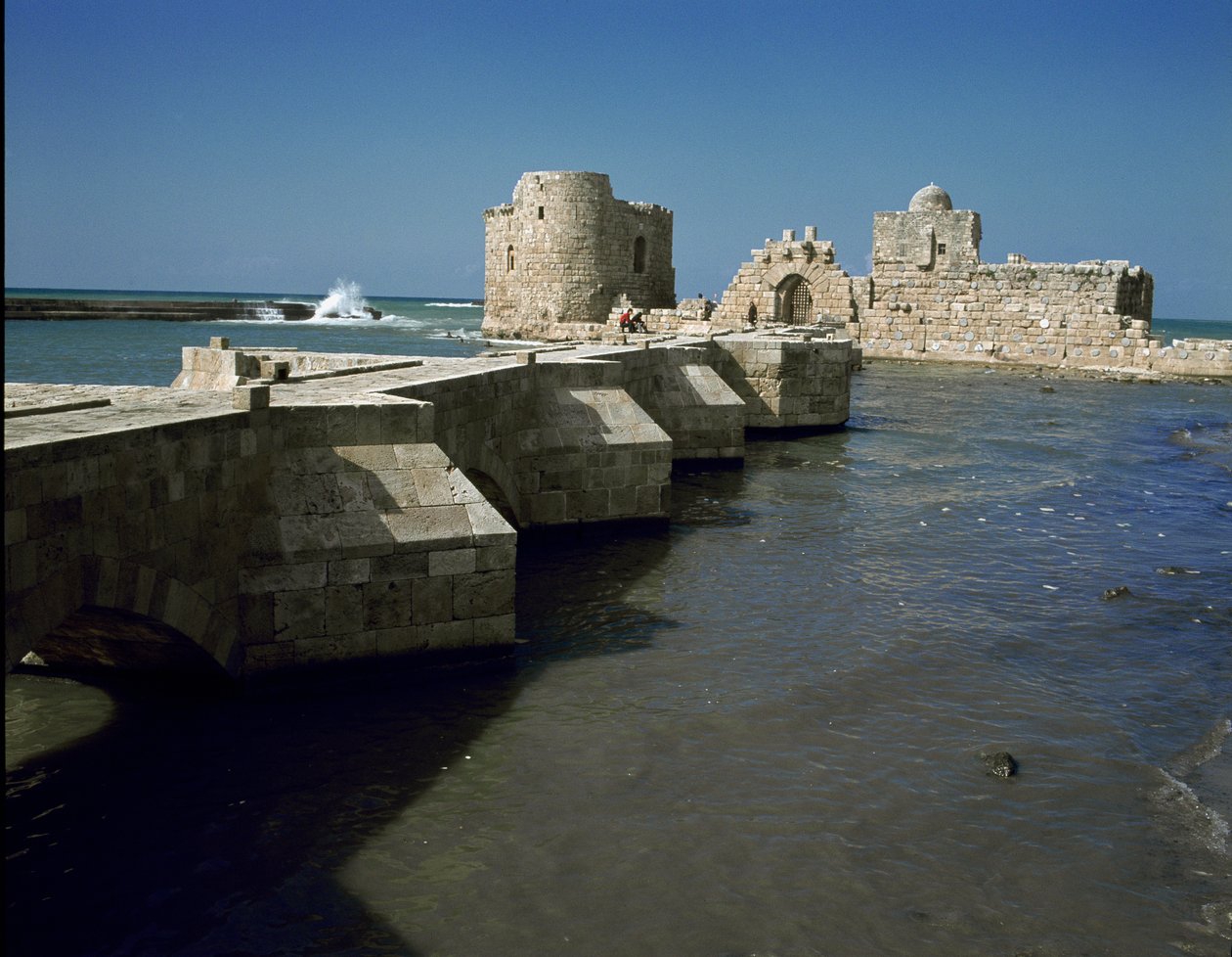 Utsikt over Sidon Sea Castle bygget i 1227 av Unknown artist