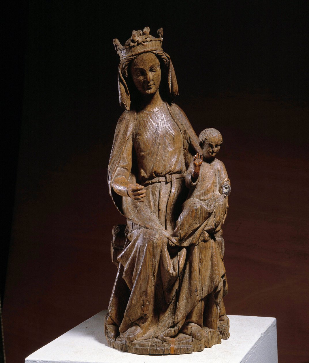 Jomfru og barn Treskulptur fra 1300-tallet. Musee Vivenel, Compiegne av Unknown artist