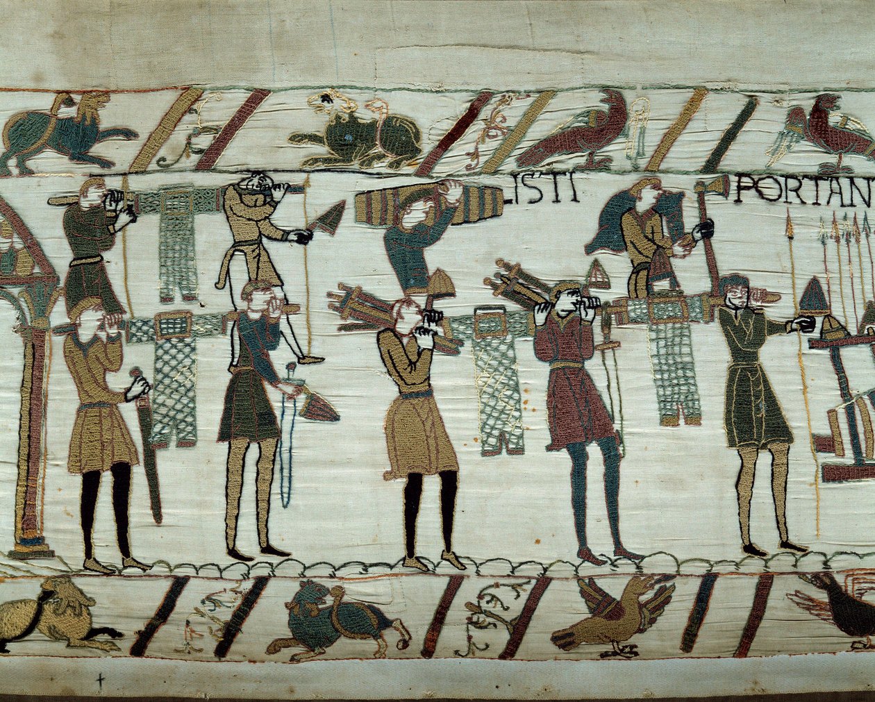 Våpen og vin blir brakt til skipene under tankingen for erobringen av England av flåtene til Vilhelm Erobreren (1027-1087) i 1066. Detalj av billedteppet til Bayeux eller Broderi av Dronning Mathilde av Unknown artist