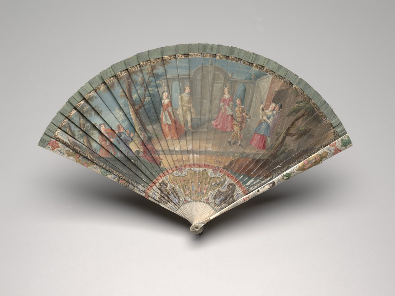 Brisé-fan med en scene av Comédie-Italienne, ca. 1700-25 (gouache på blader av elfenben eller bein, silkebånd, forgylling, perlemor og messing) av Unknown artist
