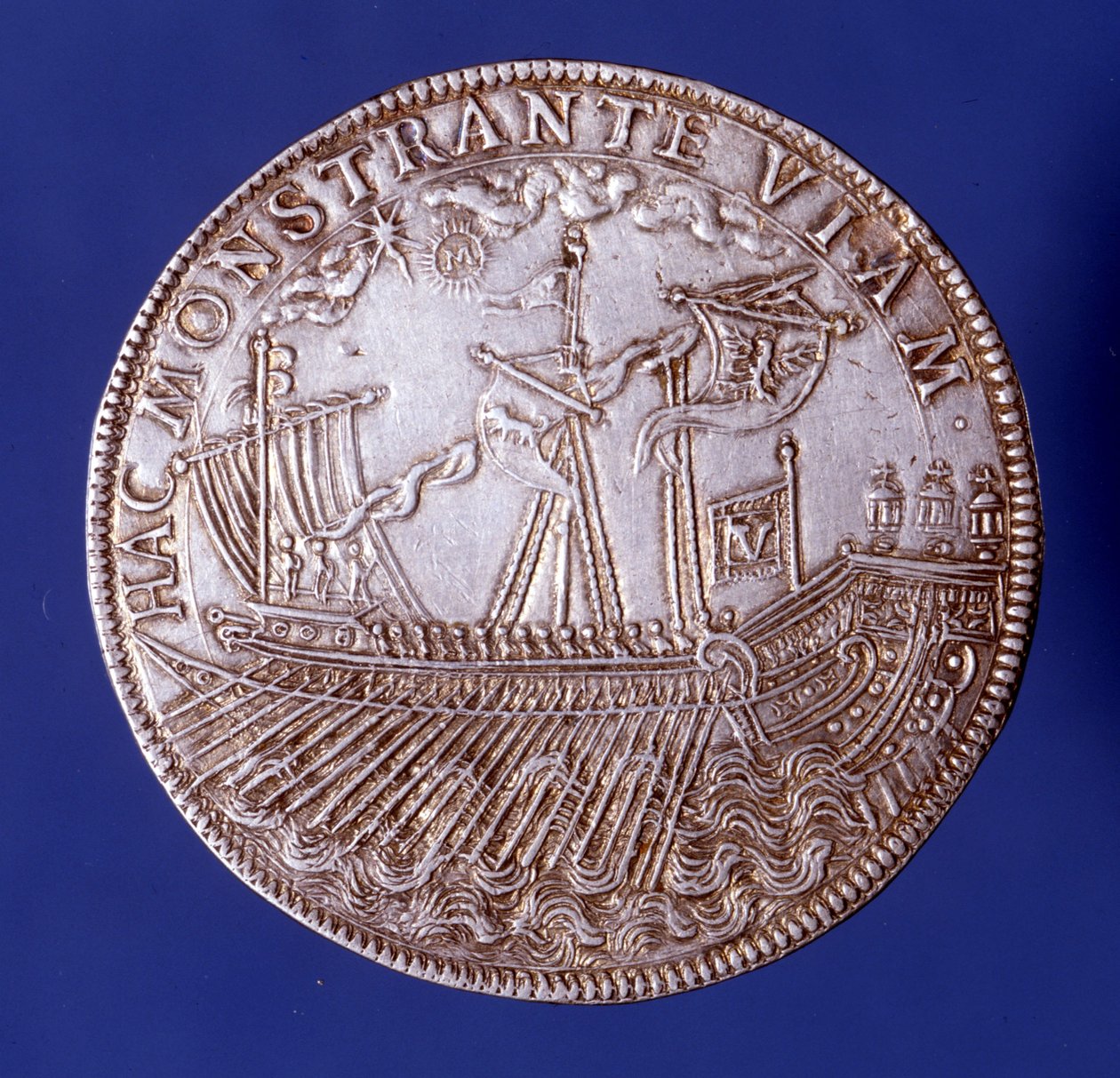 Ducat de Vincenzo Gonzaga (Vincent Gonzague) (1562 - 1612), hertugen av Mantua som representerer en bysse. av Unknown artist
