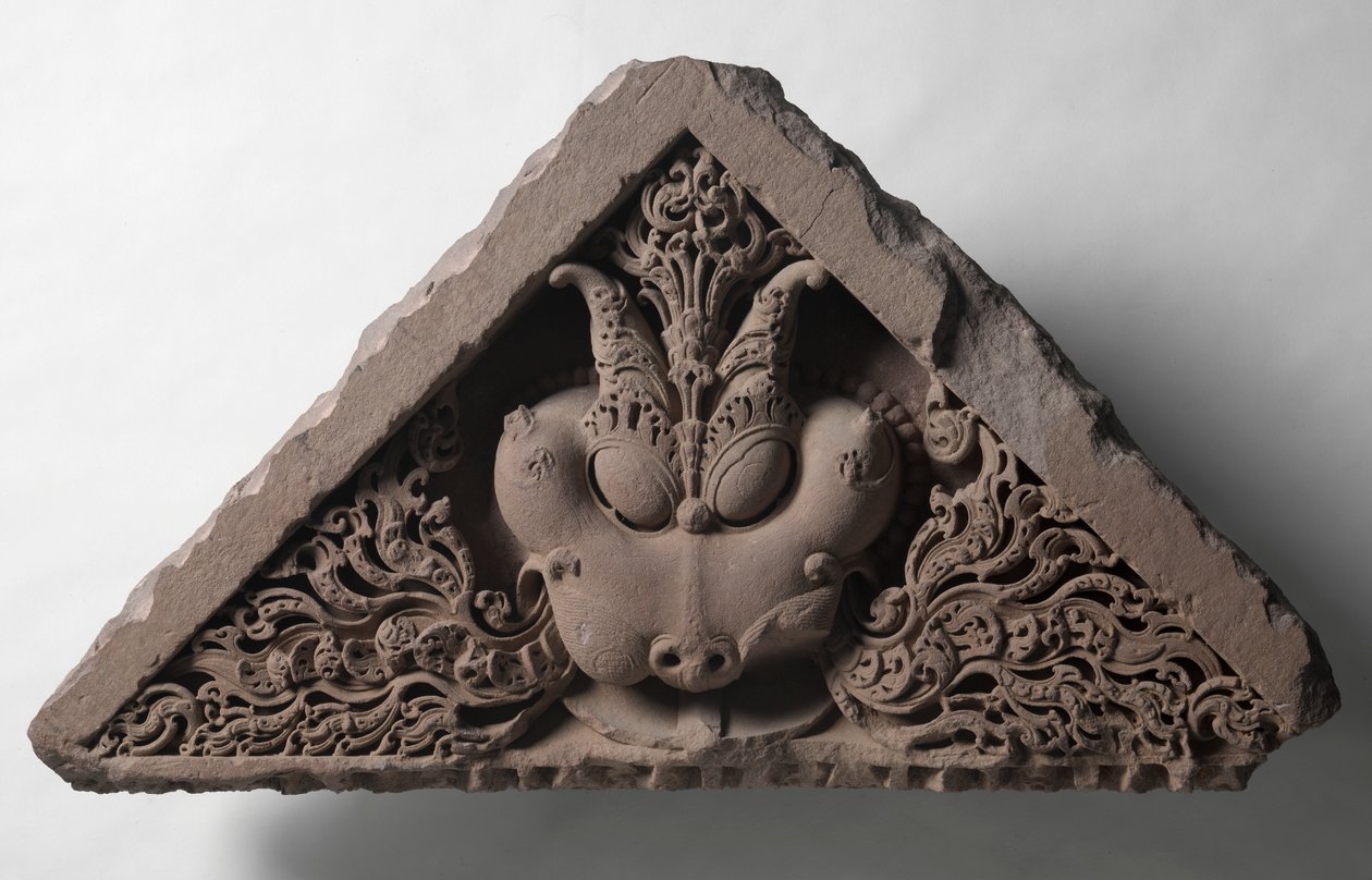Pediment med ansiktet til Glory (Kirti-mukha) av Unknown artist