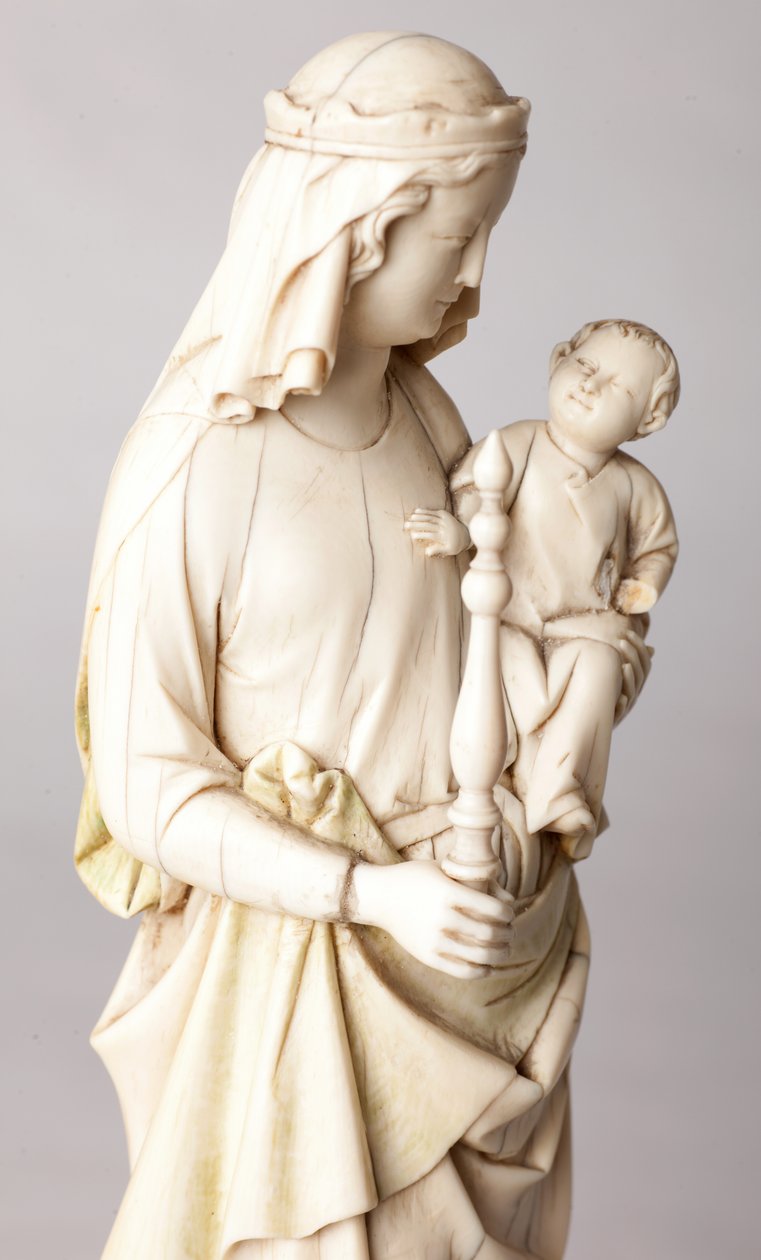 Statue. Madonna og barn. Gave fra Mgr Cantineau, dekan ved katedralkapitlet. Elfenben. 1200-tallet. Detalj, byste. av Unknown artist