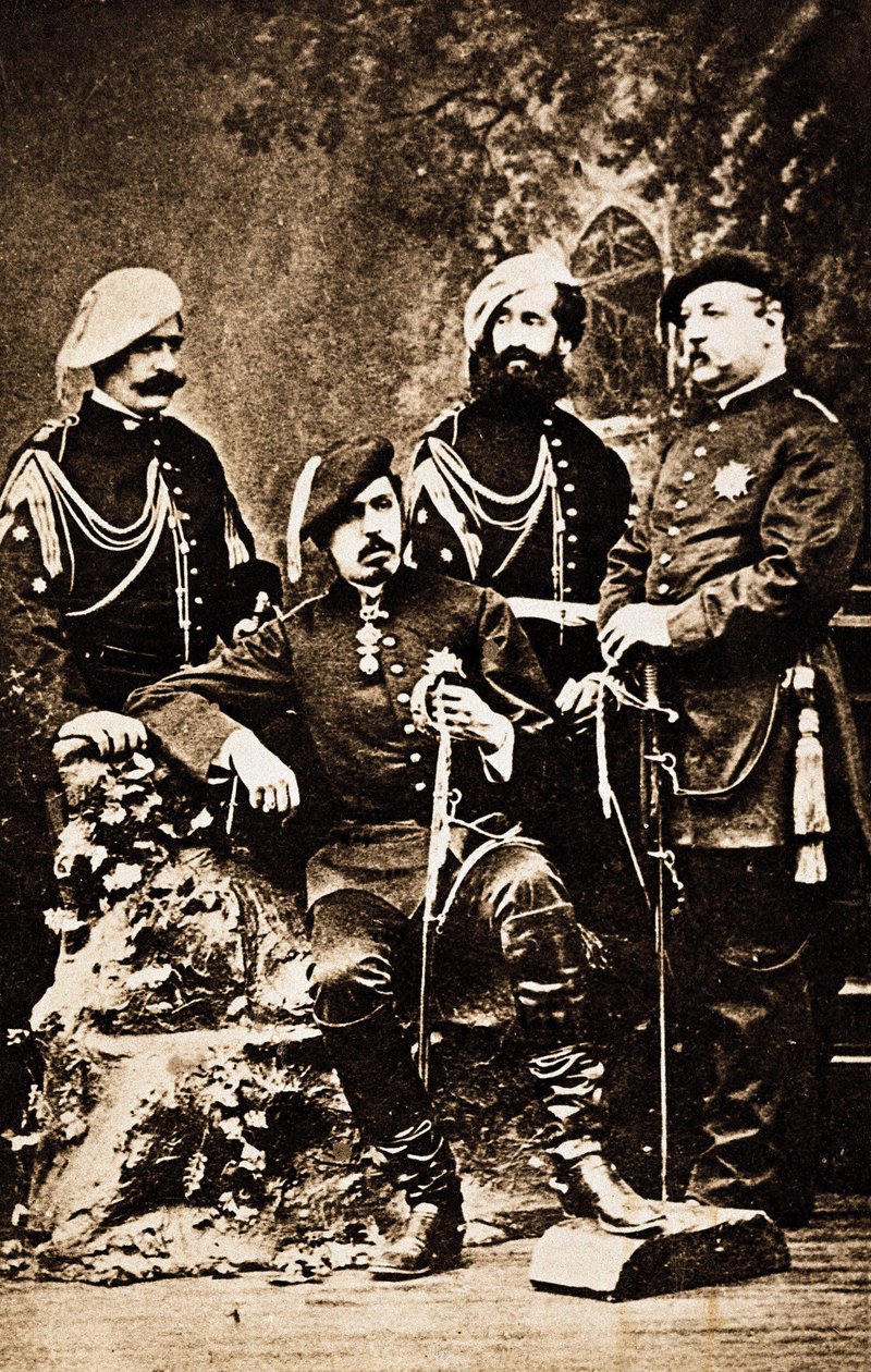 3. carlistkrig (1872-1876): pretendenten til tronen i Spania Charles de Bourbon (1848-1909) (Carlos Maria de Borbon y Austria-Este eller Charles VII), hertugen av Madrid, omgir med sine forsvarere. Sanguesa, la Rioja, Spania Fotografi rundt 1872-1876 av Unknown photographer