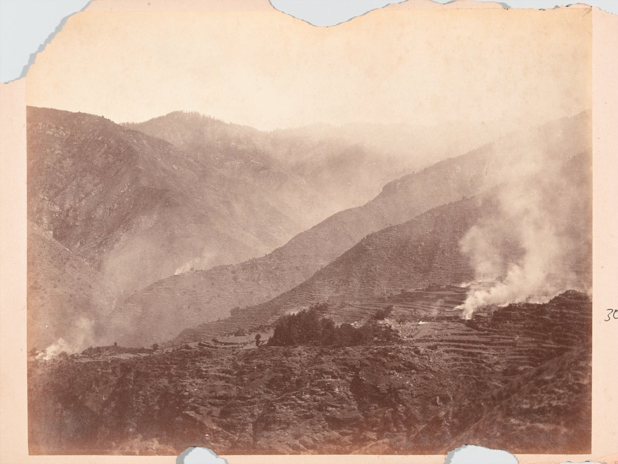 Brennende landsby, Black Mountain-ekspedisjon av Unknown photographer