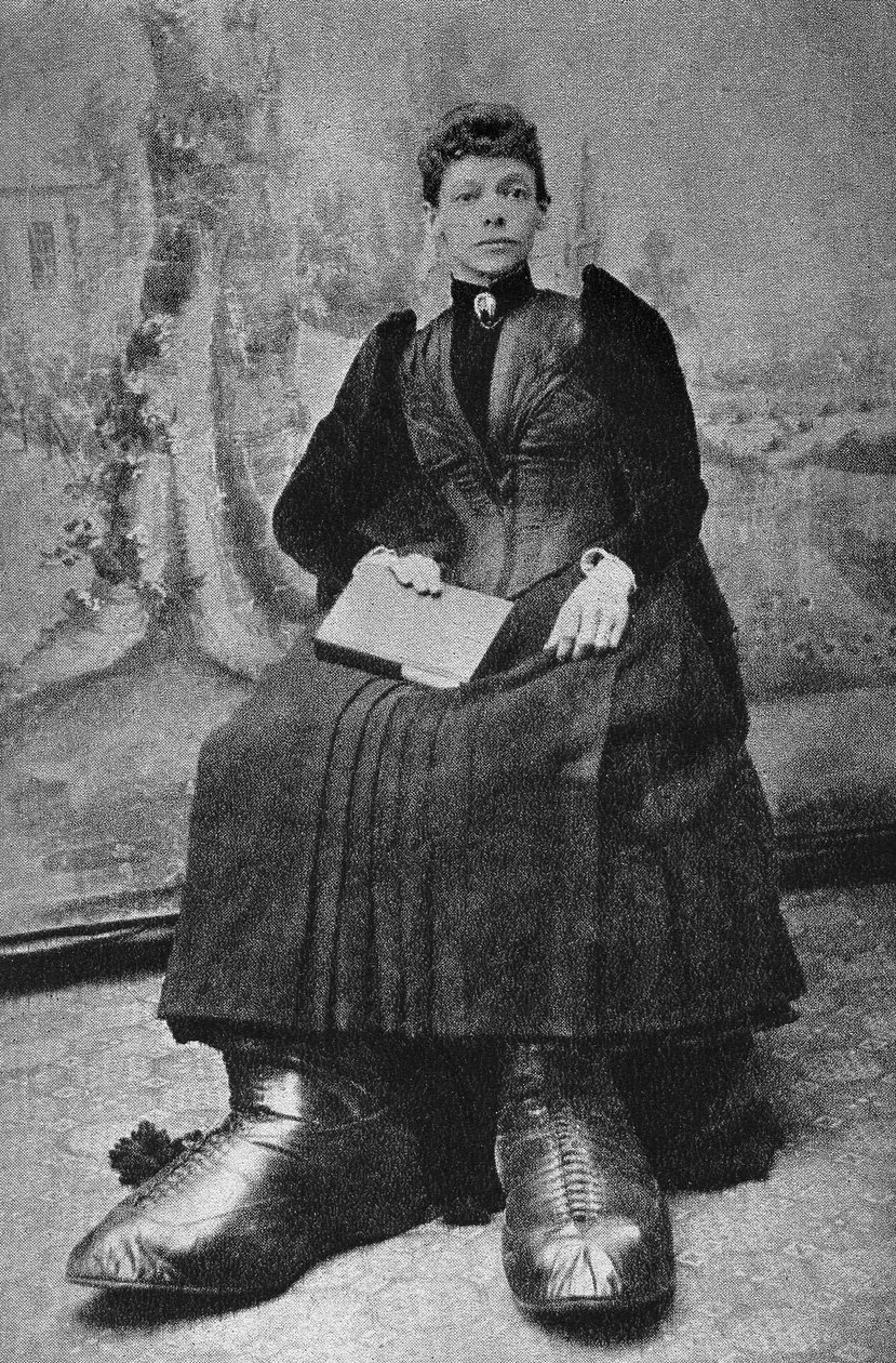 Monstrene, Bertha med store føtter. Fotografi, sent på 1800-tallet, Paris. Coll. Selva. av Unknown photographer