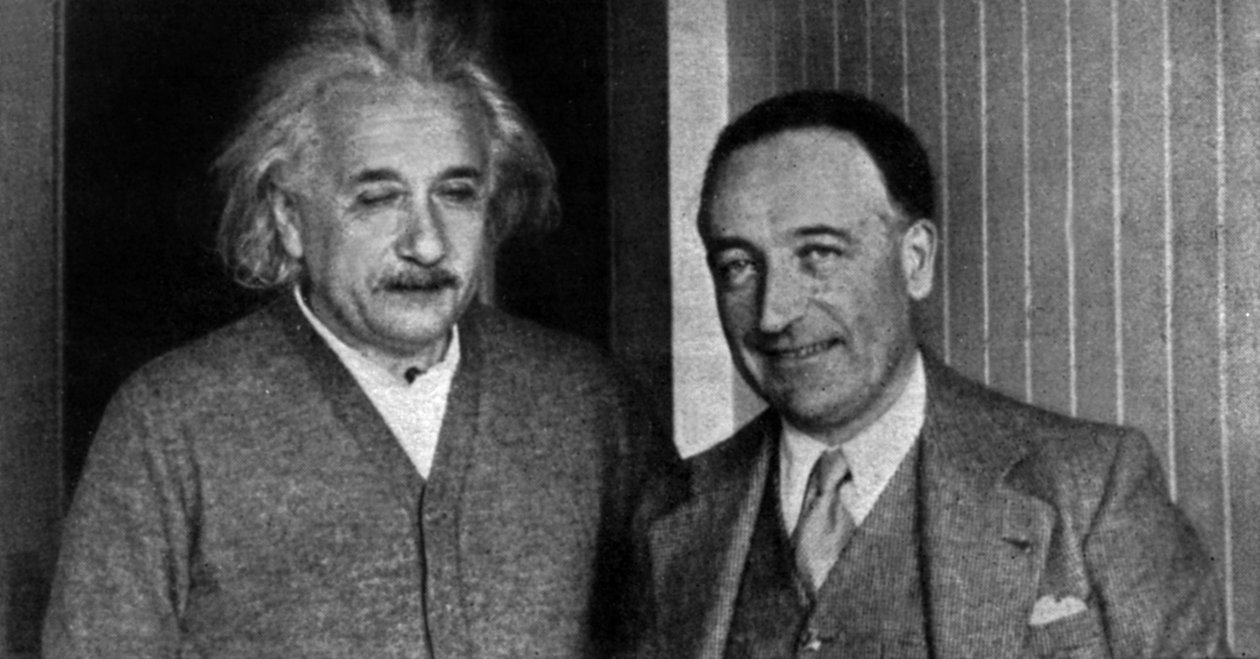 Louis Farigoule aka Jules Romains mottatt av Albert Einstein, Princeton, USA av Unknown photographer