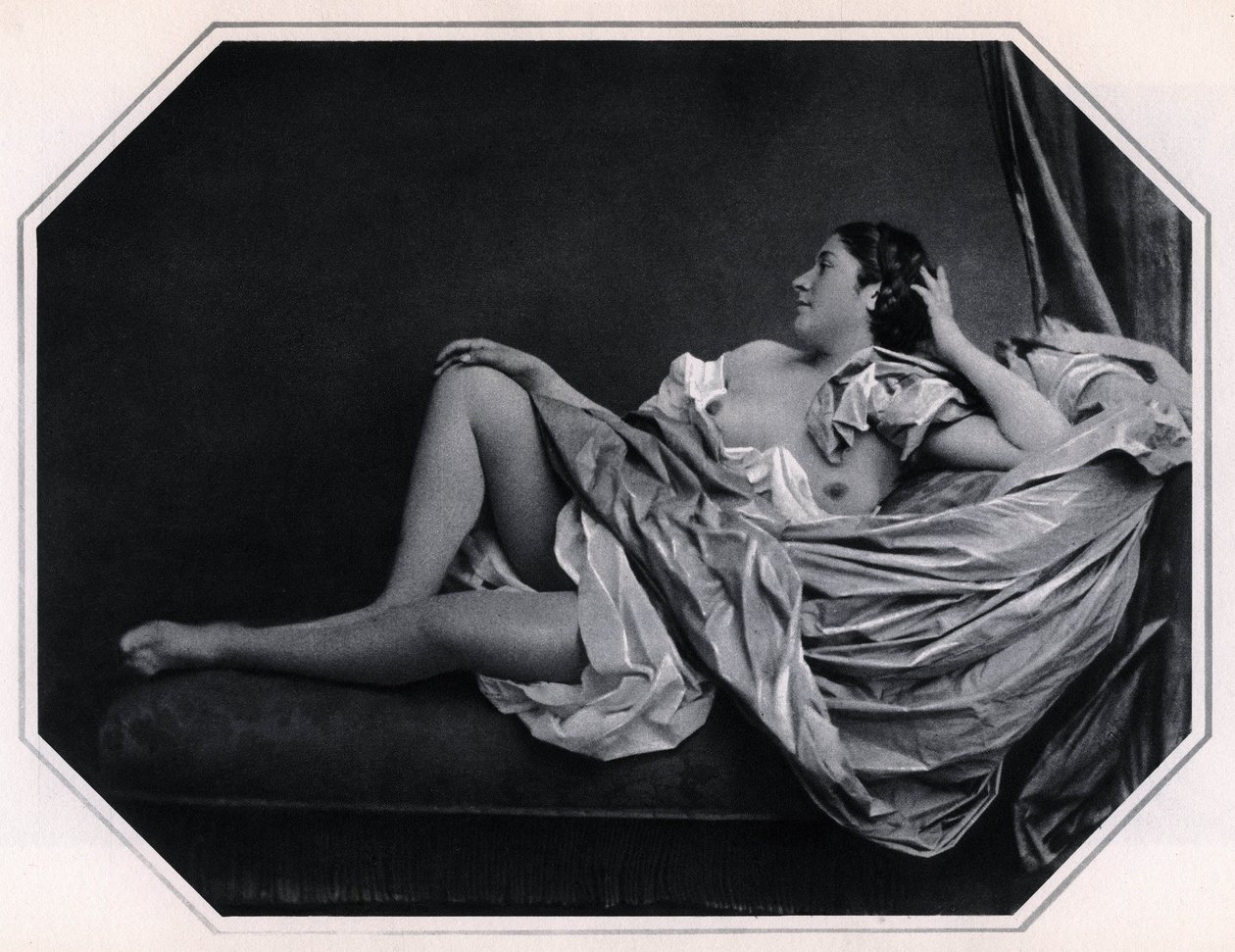 Naken kvinne liggende rundt 1859. Anonym fotografering av Unknown photographer