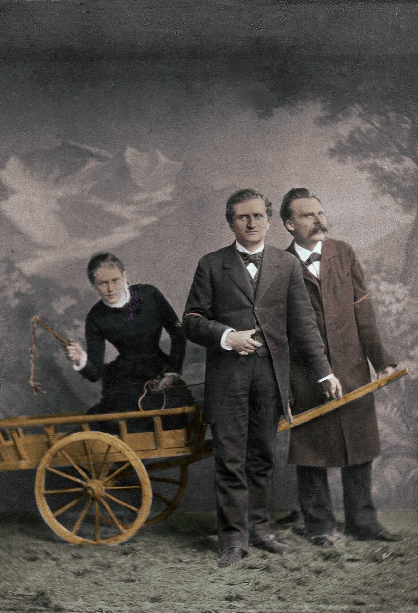 Paul Ree (1849-1901) engelsk filosof - Lou Andreas-Salome (1861-1937) (Andreas Salome) russisk psykoanalytiker - Friedrich Nietzsche (1844-1900) tysk filosof - mai 1882 (Lucerne, Atelier Jules Bonnet) - numerisk fargelegging av Unknown photographer