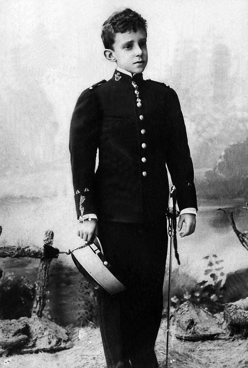 Portrett av Alphonse Leon Ferdinand de Bourbon (1886-1941), kjent som Alfonso XIII, konge av Spania. av Unknown photographer