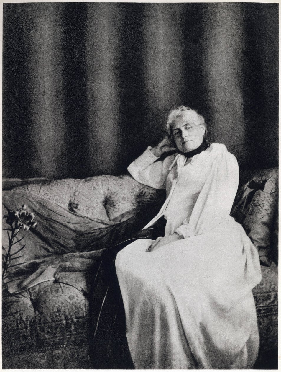 Portrett av Berthe Morisot, ca. 1893 (s/hv-bilde) av Unknown photographer