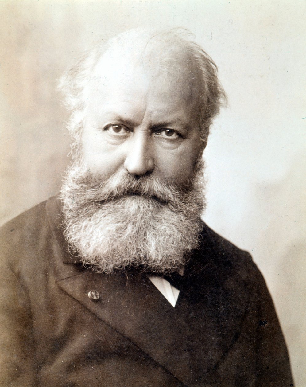 Portrett av Charles Gounod (1818 - 1893), fransk komponist. av Unknown photographer