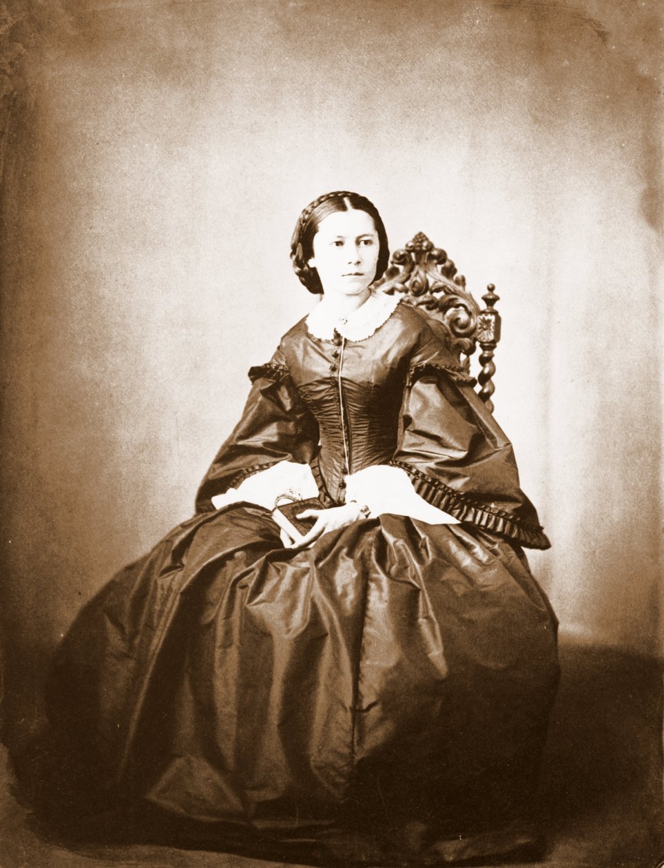 Portrett av Clara Schumann (1819 - 1896), kone til Robert Schumann. av Unknown photographer