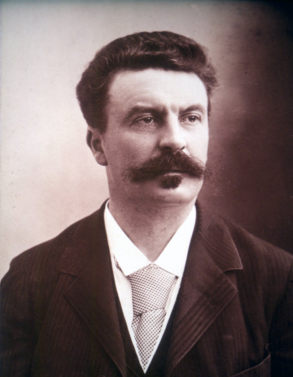 Portrett av Guy de Maupassant av Unknown photographer
