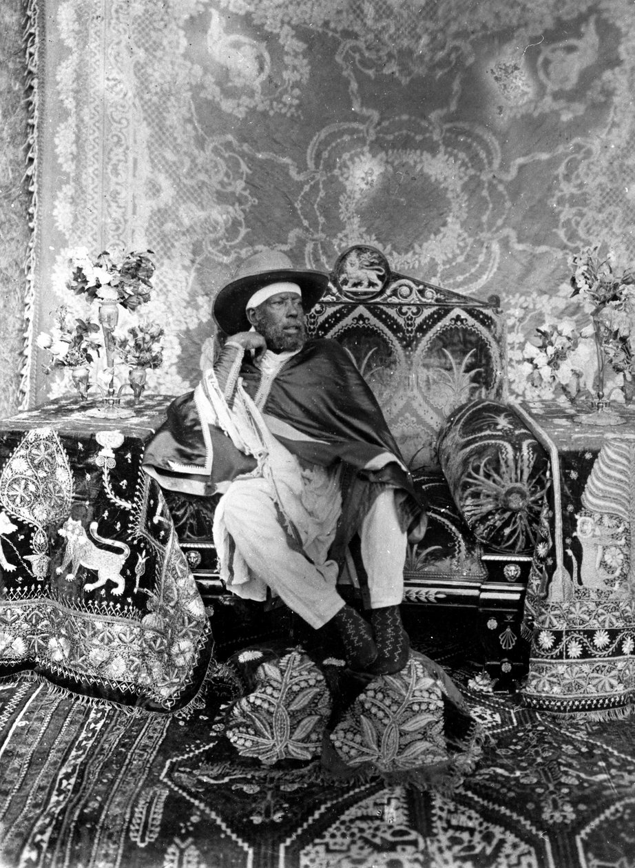 Portrett av Menelik II (1844 - 1913), keiser av Etiopia. av Unknown photographer