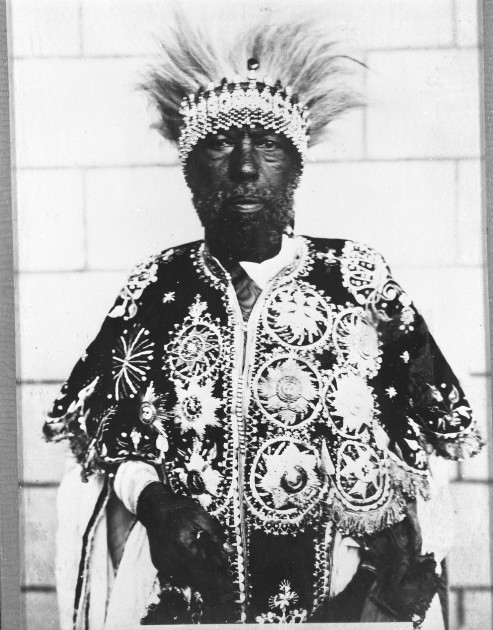 Portrett av Menelik II (1844 - 1913) konge av Etiopia. av Unknown photographer