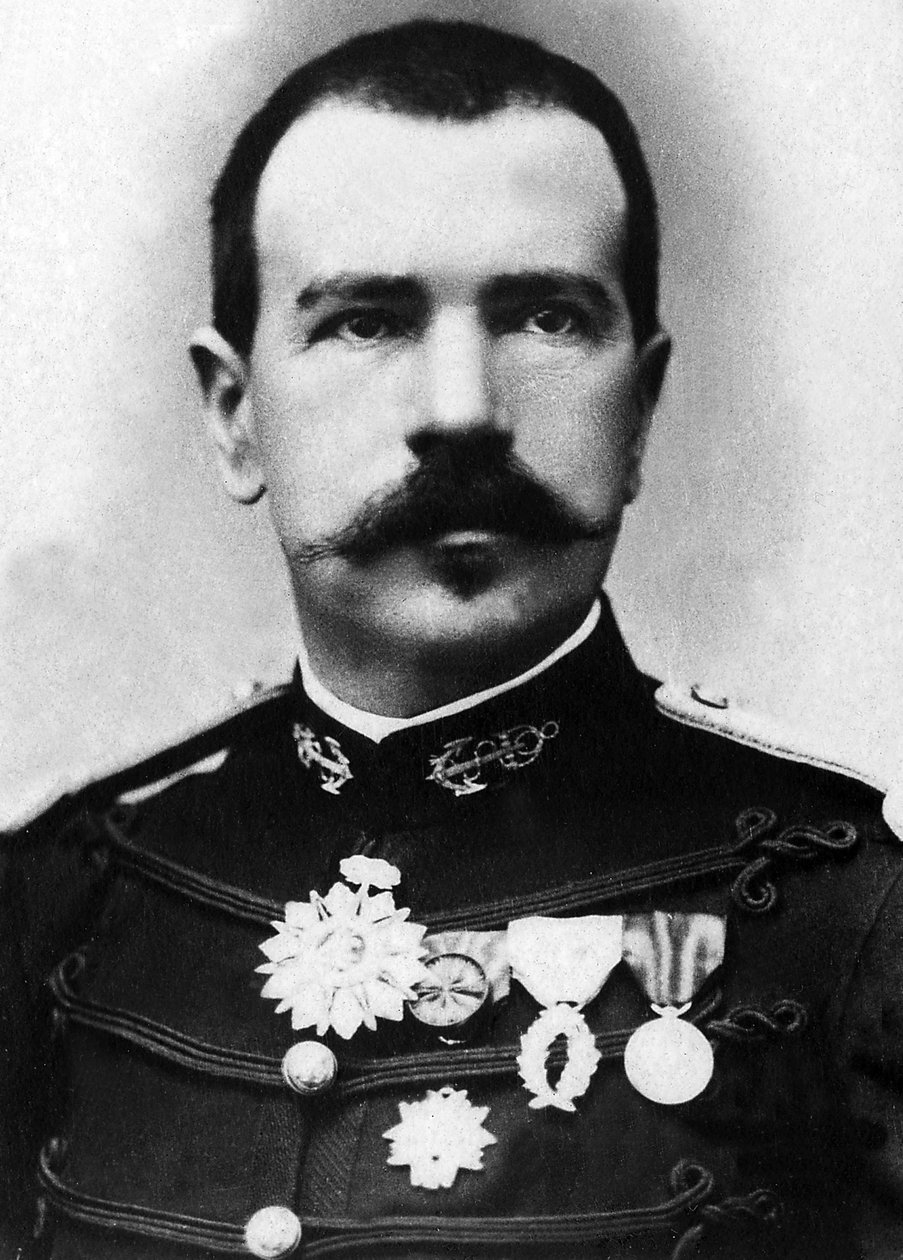 Portrett av Parfait Louis (Perfect-Louis) Monteil (1855-1925), løytnant, oberst for marineinfanteriet og oppdagelsesreisende av Afrika og Indokina. av Unknown photographer