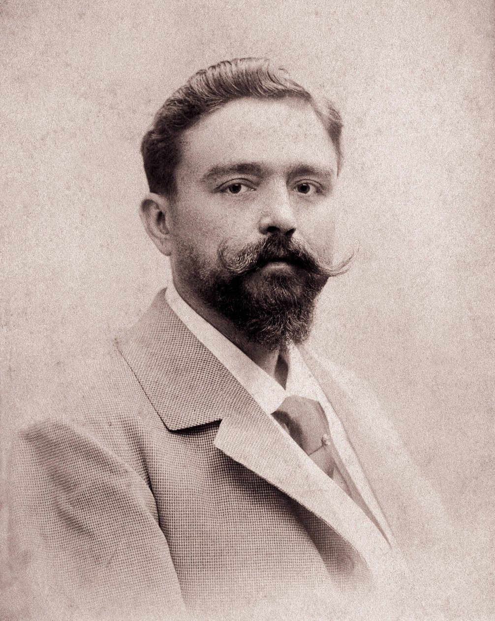 Portrett av komponist og pianist Isaac Albeniz (1860-1909) i en alder av 35. Fotografi av 1895. Madrid. Albeniz Foundation. av Unknown photographer