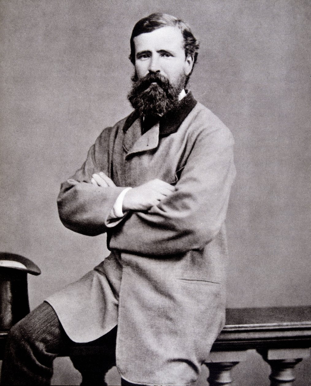 Portrett av den britiske oppdageren Verney Lovett Cameron (1844-1894). av Unknown photographer