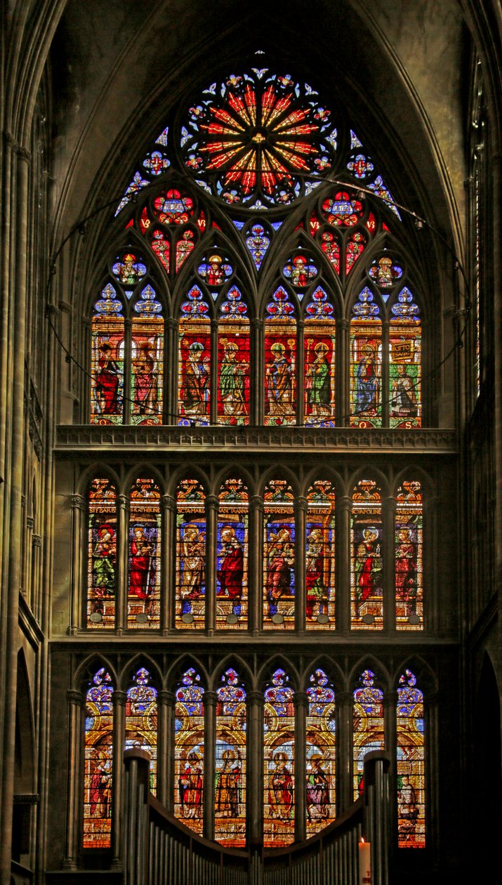 Sørvindu som viser kirkefedrene, de hellige og de tidlige biskopene av Metz (farget glass) av Valentin Bousch
