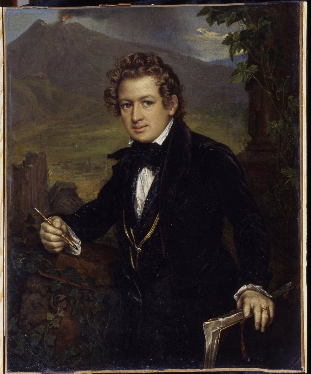 Portrett av maleren Karl Pavlovich Briullov (Bryullov) (1799-1852). Portrett av maleren KP Briullov). Representert foran en vulkan holder maleren en mekanisk blyant og tegnebrettet sitt. Maleri av Vasili Andreyevich Tropinin (Vassili Tropinin) (1 av Vasili Andreevich Tropinin