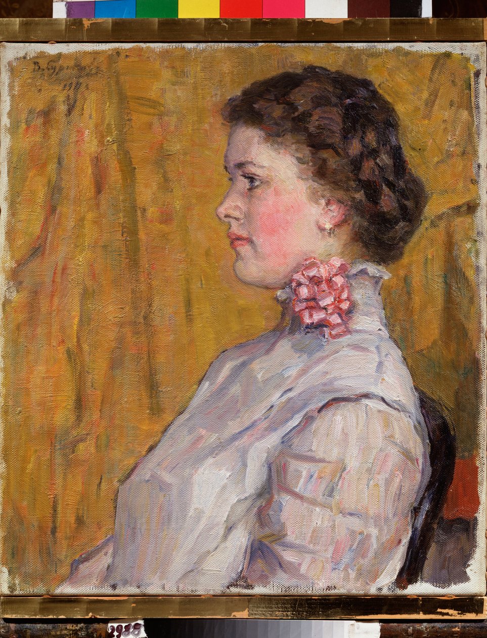 Portrett av en kvinne på gul bakgrunn (Kvinnelig portrett på gul bakgrunn) - Maleri av Vasilli Ivanovich Surikov (Vasily Surikov eller Vassili Surikow) (1848-1916), olje på lerret av Vasilij Ivanovic Surikov