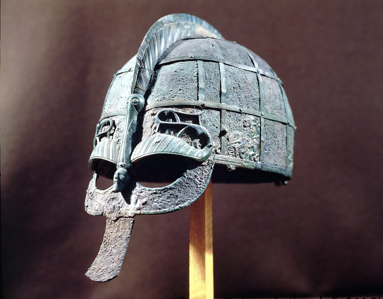 Hjelm, fra Vendel Treasure, Uppland, ca. 600 e.Kr. (metall) av Vendel Period