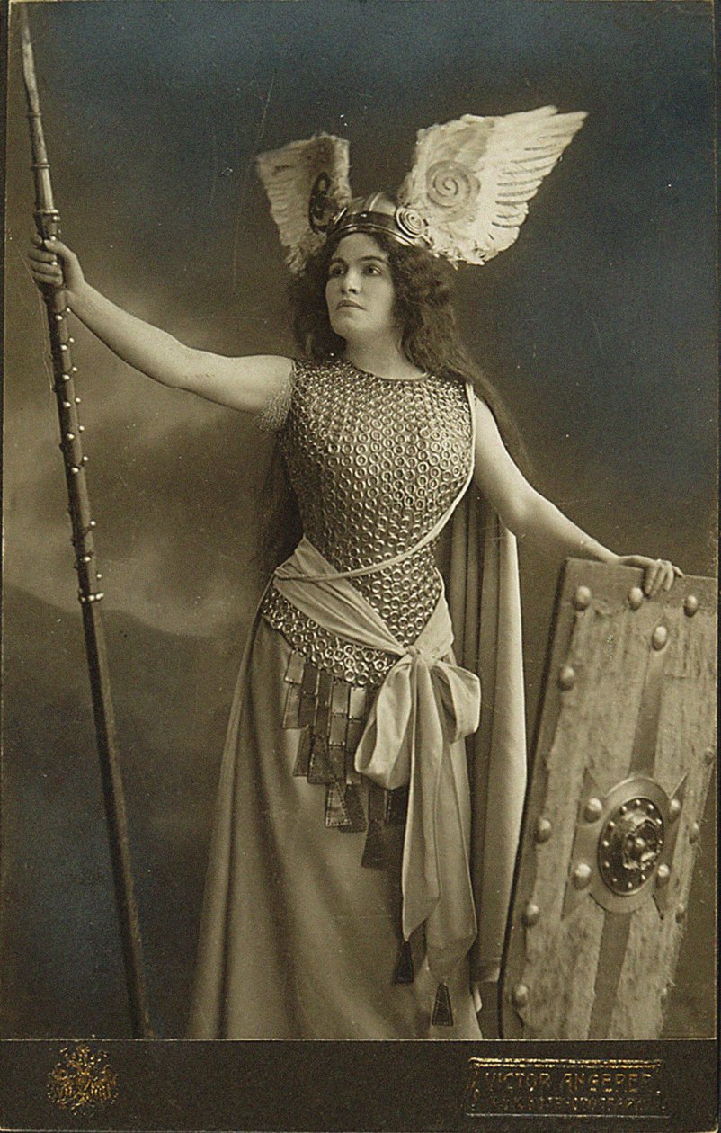 Madame Charles Cahier som Brunhilde i Valkyrien. av Victor Angerer