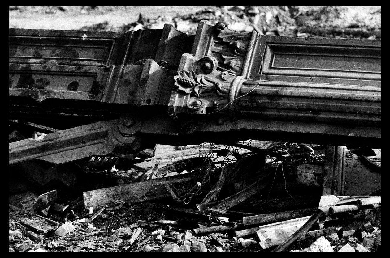 Riving av det sentrale markedet i Paris, i august 1971 (s/hv-bilde) av Victor Baltard
