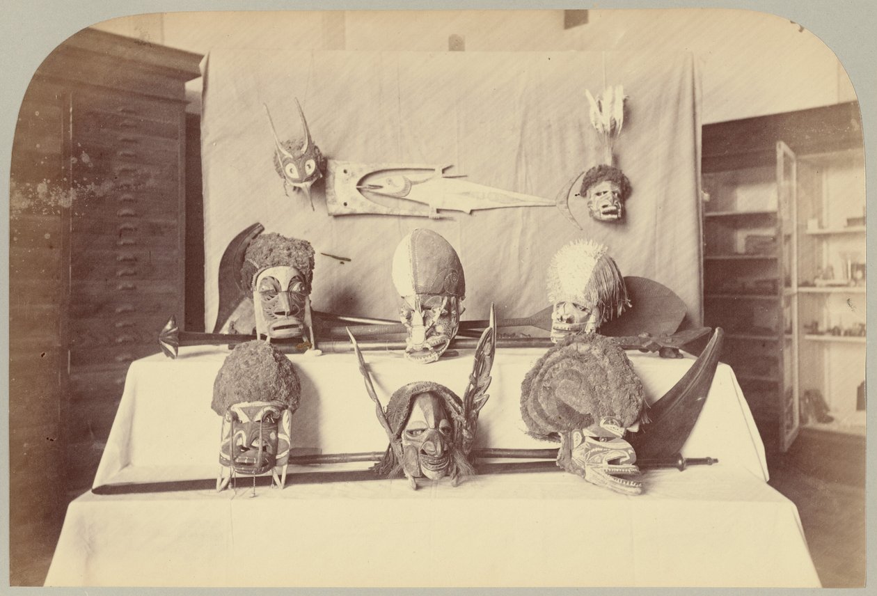 Pl. XIV. Masks, etc.: Solomon Islands   1244700   no       norwegian Successfully Translated  Original: Self-Portrait, Frowning Translat: Self-Portrait, Frowning 1246910 no norwegian Successfully Translated Original: Figures in Rowing Boats in a Rocky Cove av Victor Prevost, Gaston L. Feuardent and Co., New York