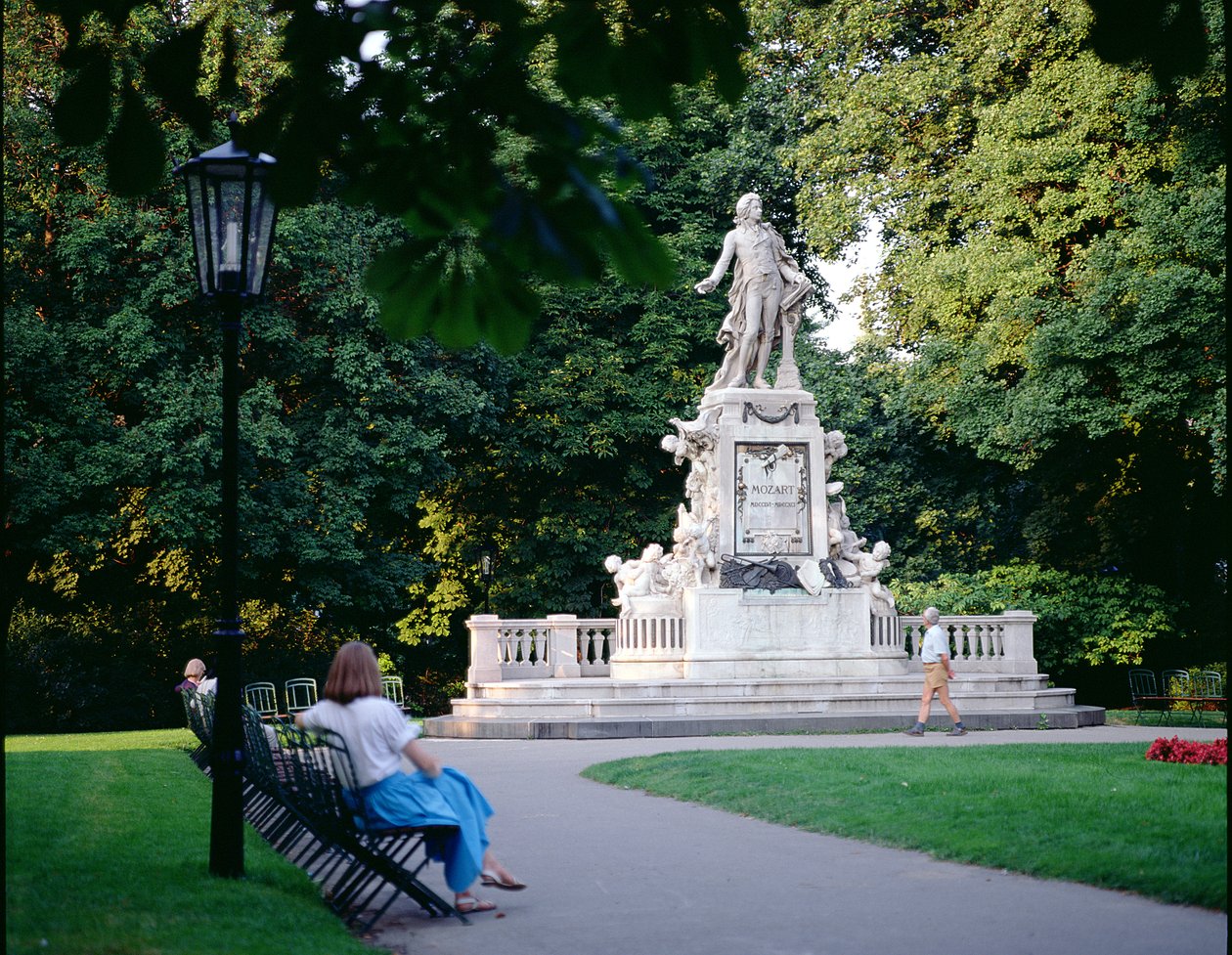 Monument til Mozart, bygget 1896, Burggarten (bilde) av Victor Tilgner