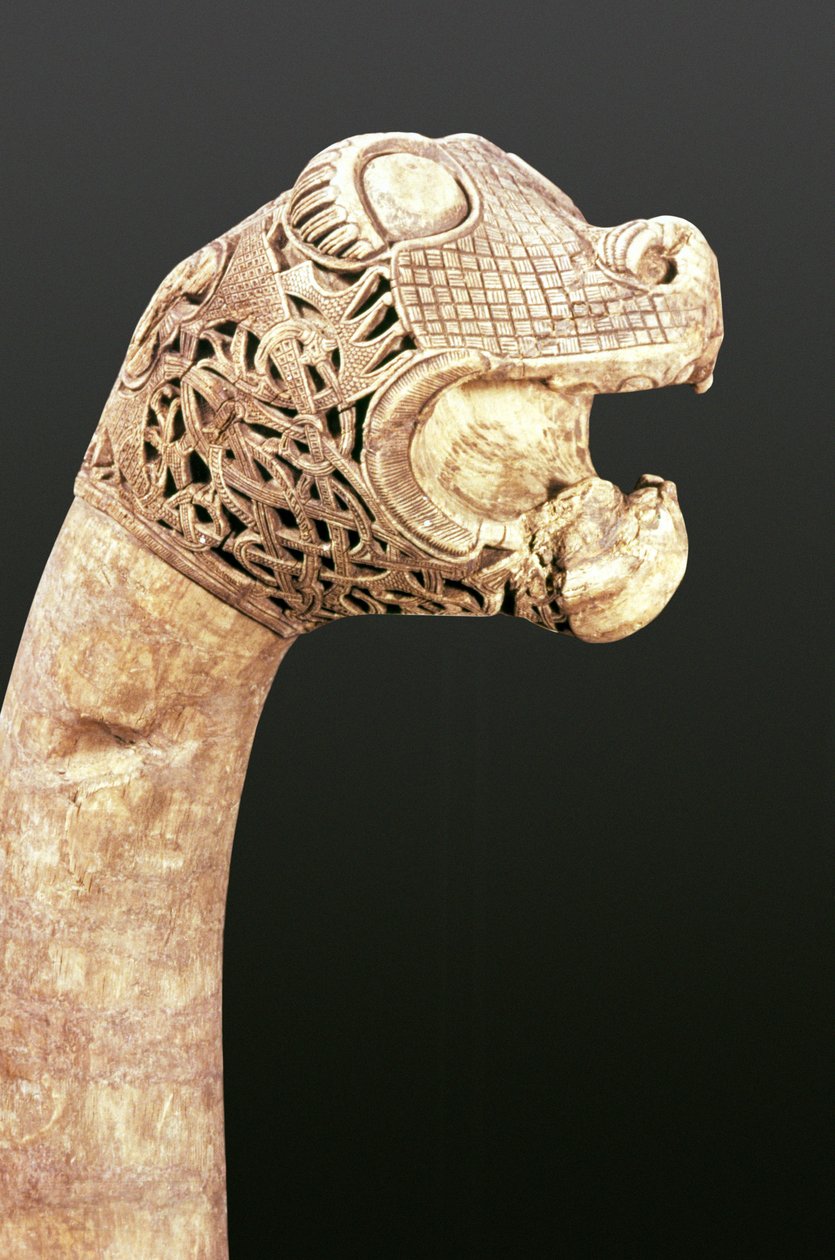Figurhode av et vikinglangskip, funnet ved Oseberg, Norge (tre) av Viking