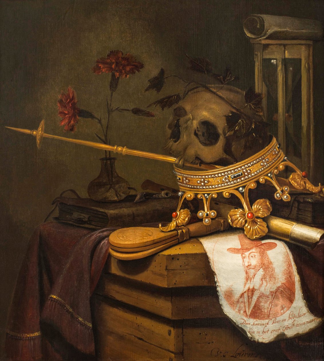 Et Vanitas stilleben med hodeskalle, krone, septer, fløyte, belg, timeglass, nelliker i en glassvase, rulle, bok og et gravert portrett av Charles I av Vincent Laurensz van der Vinne