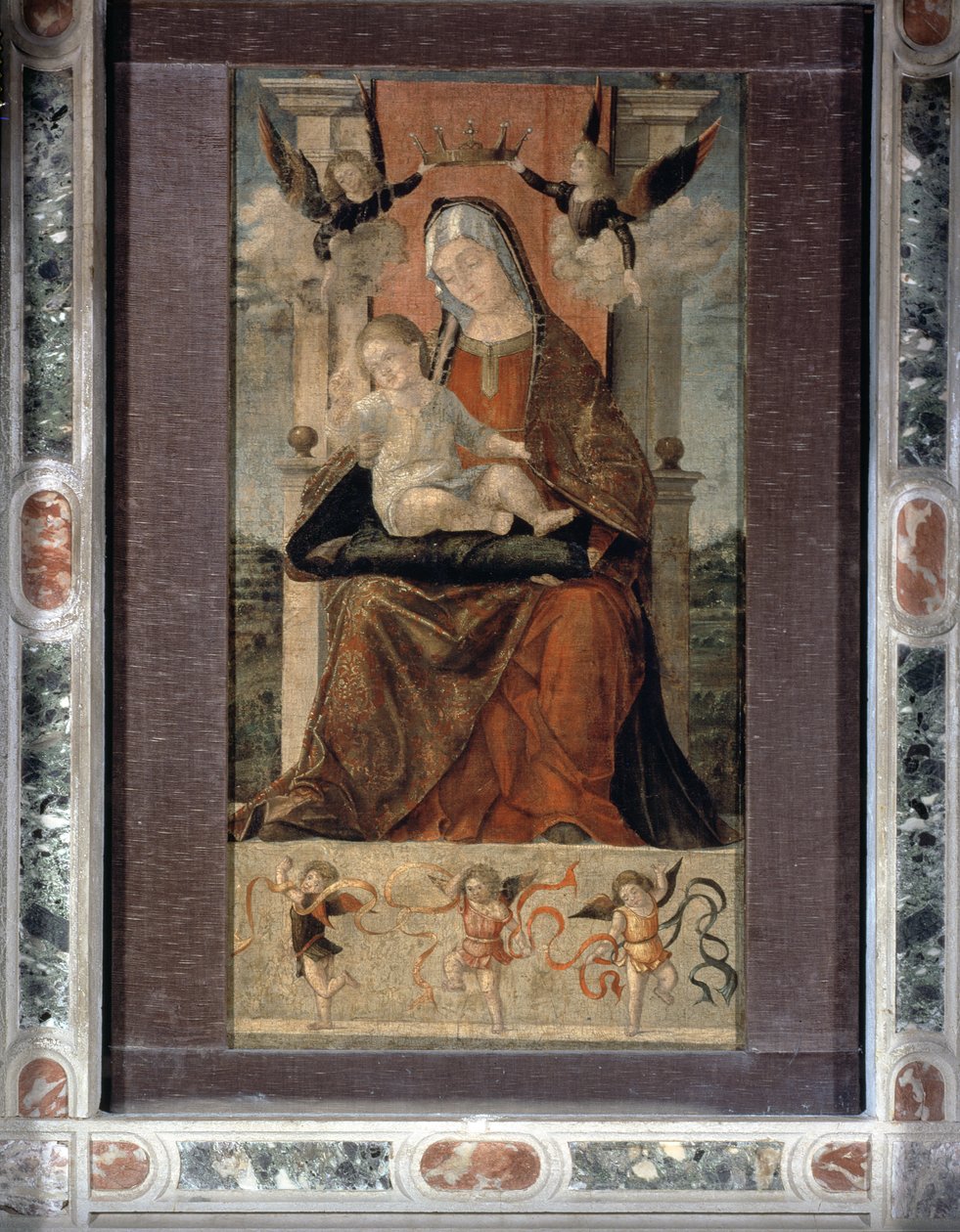 Jomfru og barn tronet med fem engler av Vittore Carpaccio