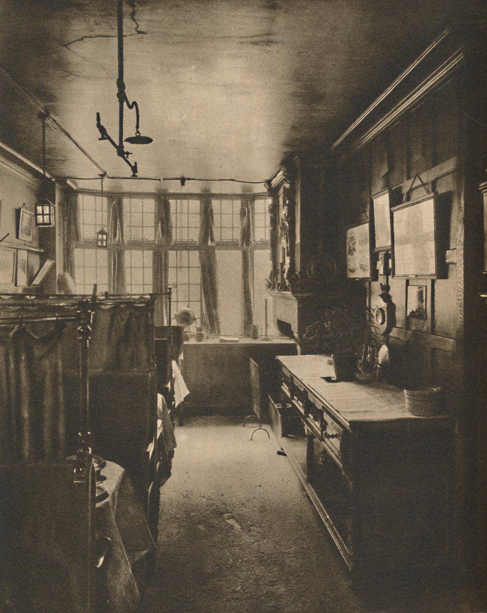 Første etasje Grill Room of the Cock med utsikt over Fleet Street, c1935. av Walter Benington