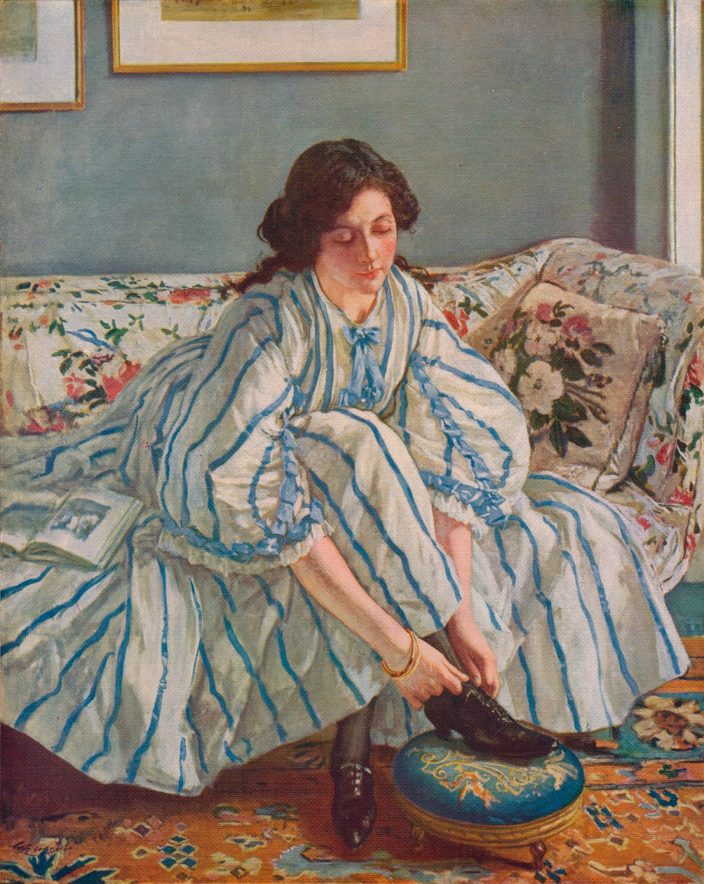 Tiing Her Shoe, c1900 av Walter Russell