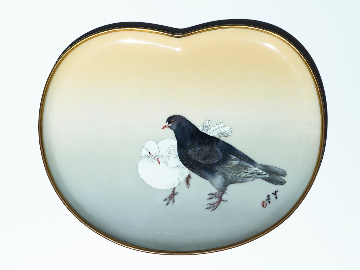 Skuff som viser fugler, ca. 1890-95 (cloisonne-emalje) (for bakside se 416491) av Watanabe and Sosuke Namikawa Seitei