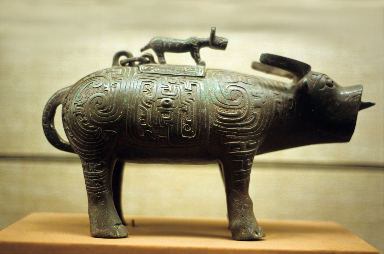 Okseformet vinvase, overbygd av en tiger av Western Zhou Dynasty Chinese School