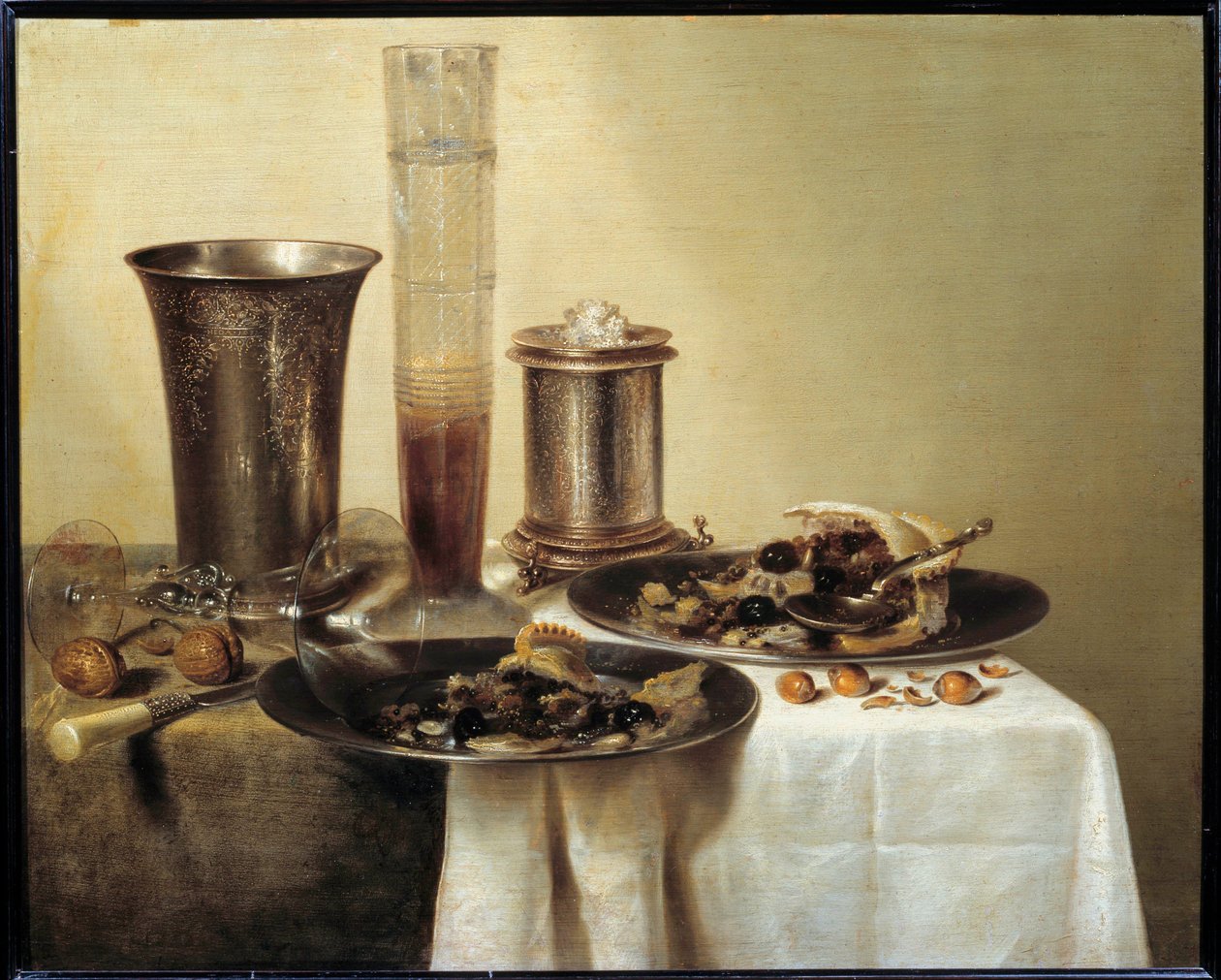 Stilleben med sølvbeger-maleri av Willem Claeszoon Heda (1594-1670) 1637 Dim. 0,44 x 0,55 m - Stilleben med sølvbeger. Maleri av Willem Claeszoon Heda (1594-1670) av Willem Claesz. Heda