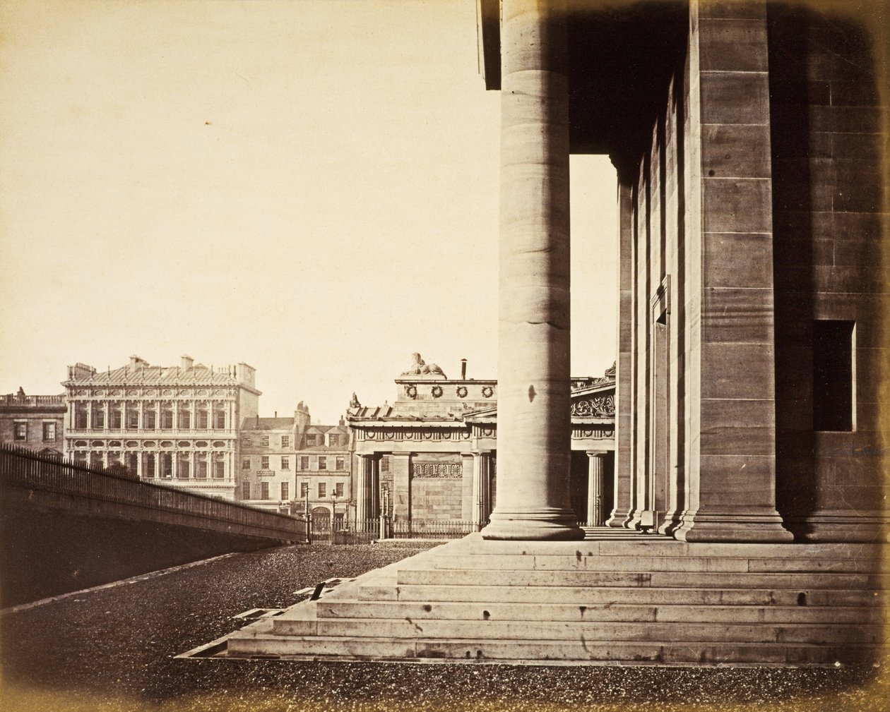 National Gallery and Royal Institution (Royal Scottish Academy), Edinburgh av William Clark