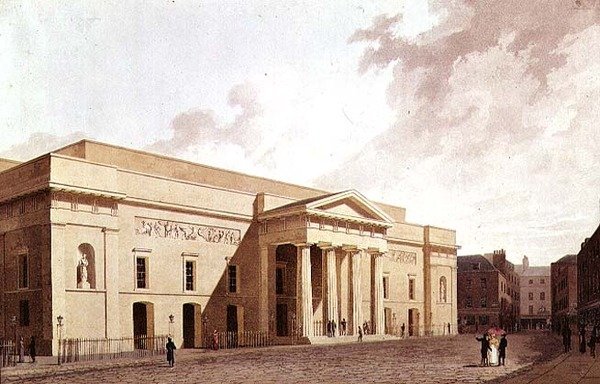 East Front of the 2nd Covent Garden Theatre, designet av Robert Smirke og viser Flaxman-paneler, 1809 av William Daniell