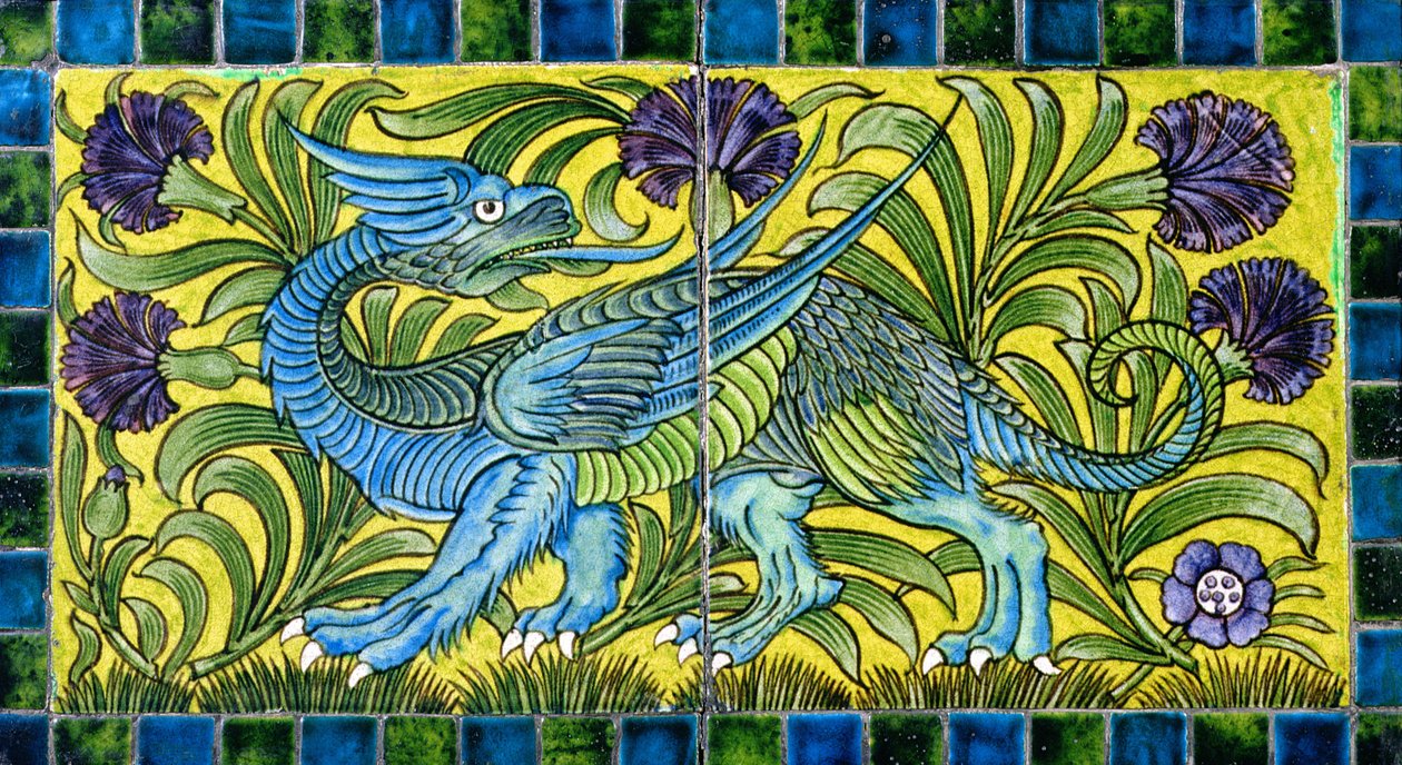 Flis med dragedesign (keramikk) av William de Morgan