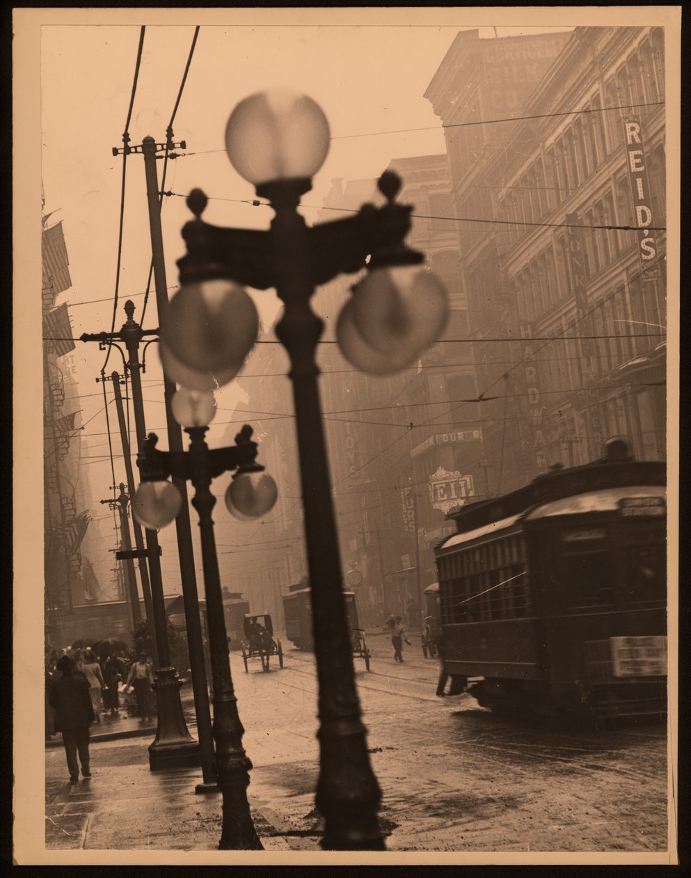 400 Broadway av William G. Swekosky