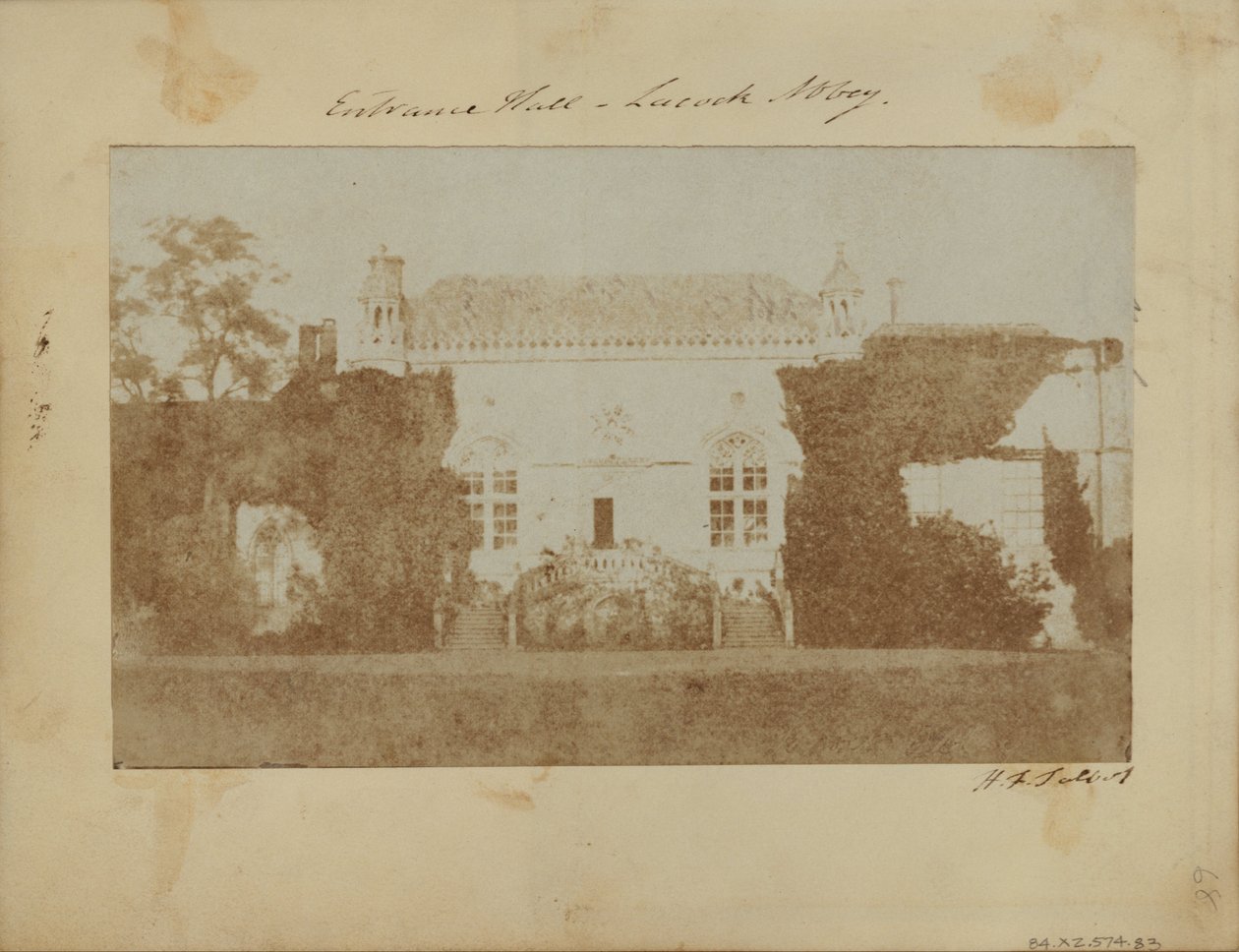Lacock Abbey, vestfronten. av William Henry Fox Talbot