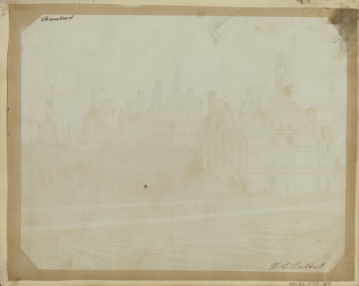 Chateau of Chambord. av William Henry Fox Talbot