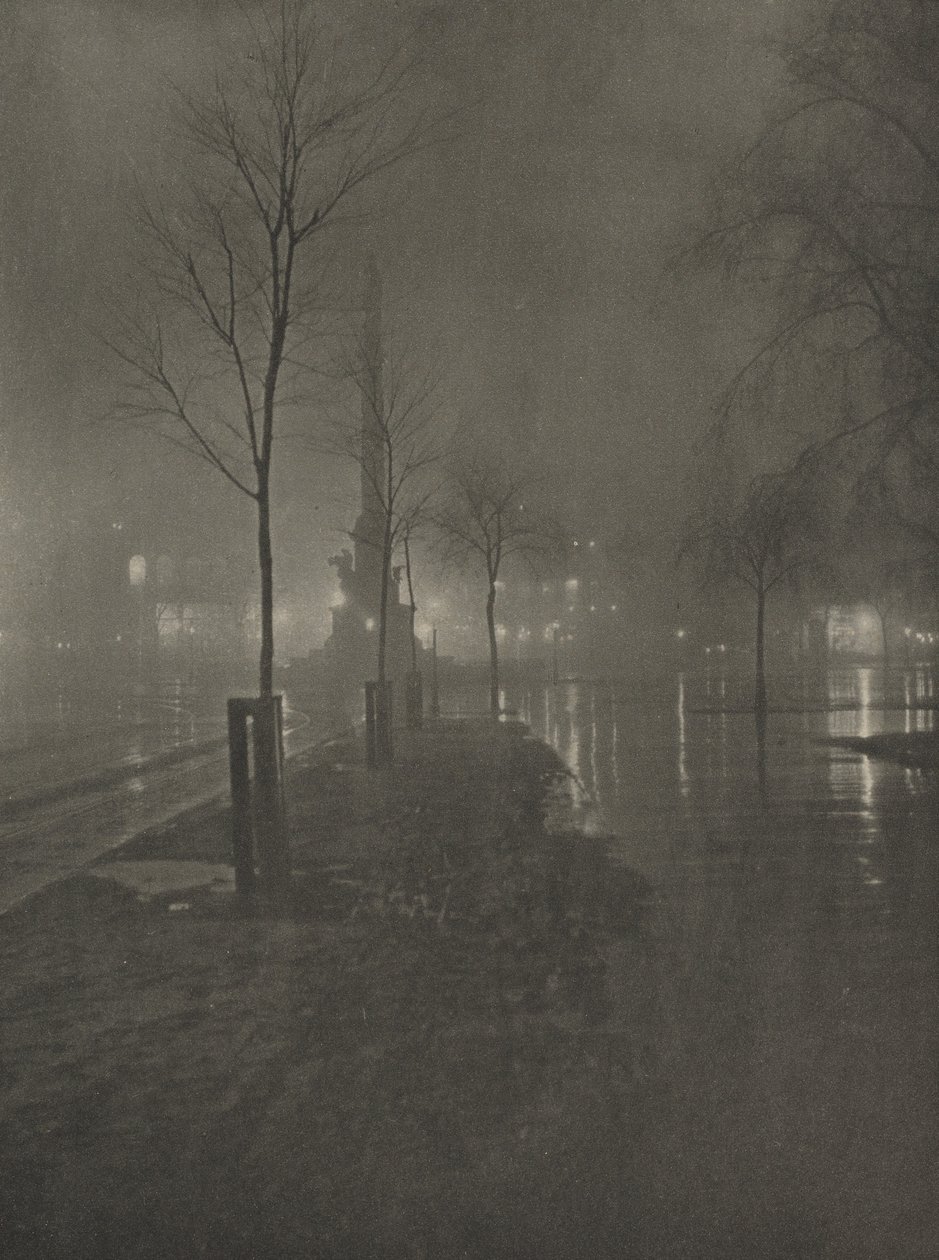 Wet Night, Columbus Circle, New York av William A. Fraser