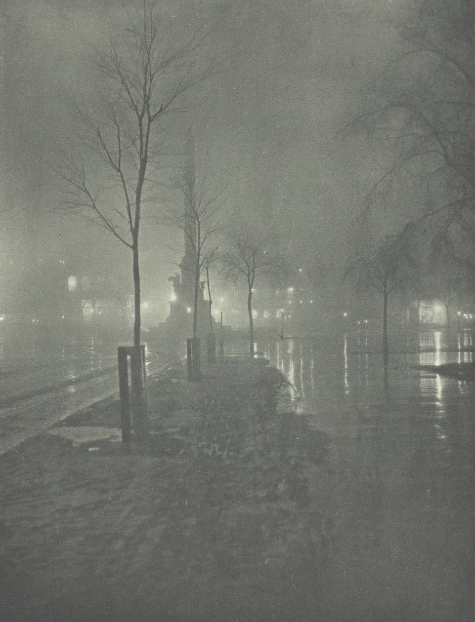 Wet Night, Columbus Circle, New York, ca. 1897. av William A. Fraser