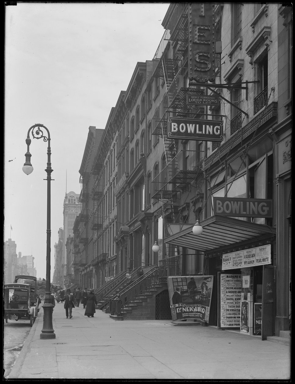Bowlinghallskilt på 248 W. 14th Street, New York City, 2. mai 1916 av William Davis Hassler
