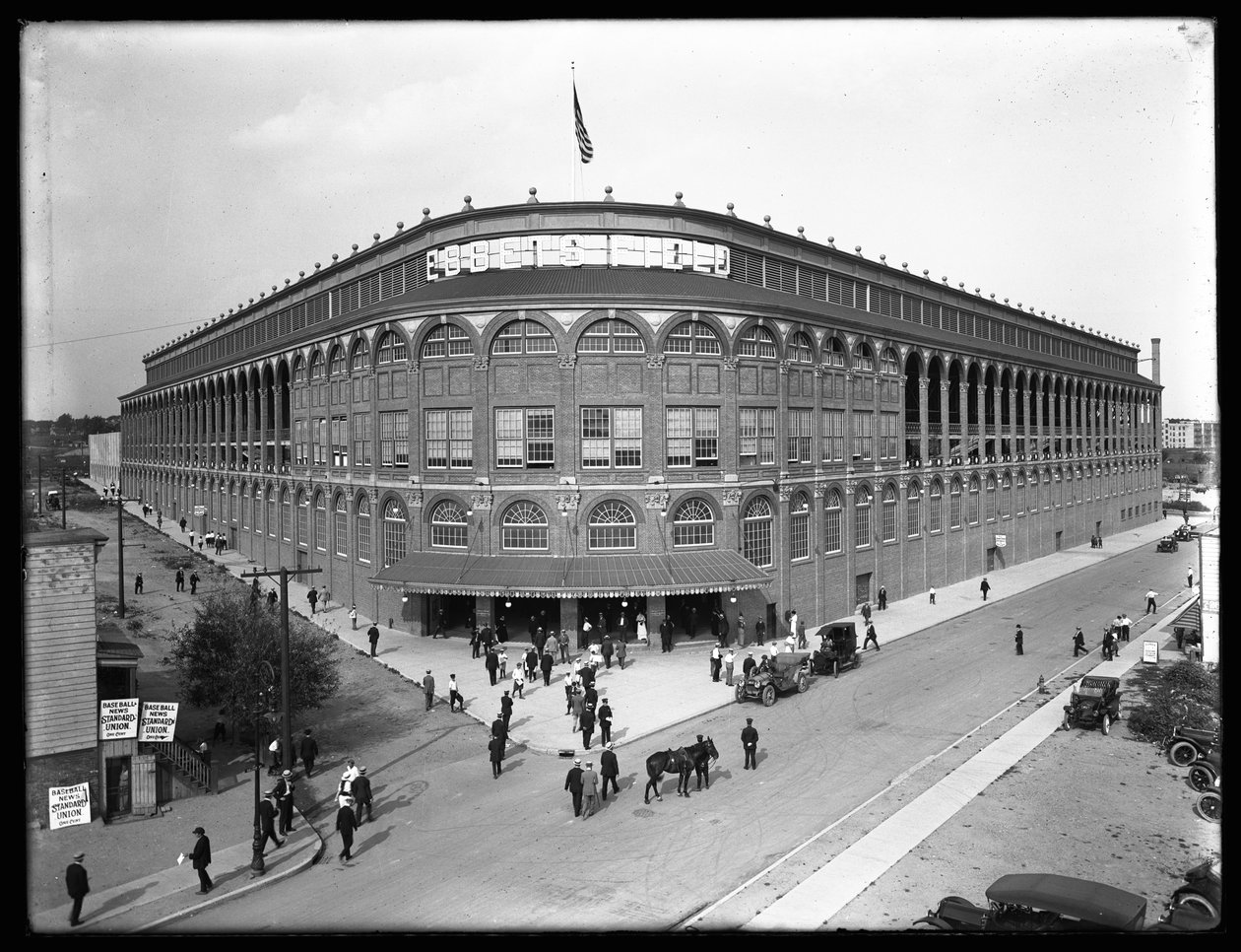 Høyvinklet utsikt over Ebbets Field, Brooklyn, 2. september 1914 av William Davis Hassler