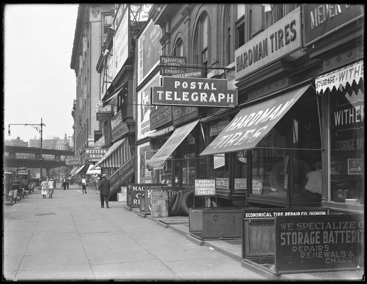 Posttelegrafskilt, 1906 Broadway, New York City, 18. august 1916 av William Davis Hassler